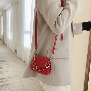 Модни Малка Квадратна Чанта от Изкуствена Кожа за Жени, Дизайнерска Чанта на Рамото на Веригата, Однотонная Дамски Ежедневни Чанти-Месинджър, Чанти за Червило