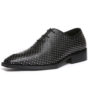 Оксфордские обувки, Мъжки Обувки в стил ретро, Черно-Кафява Воловья Кожа, Метално Тенденция Бизнес Мъжки Официалната Кожена Ръчно изработени Обувки с Нитове